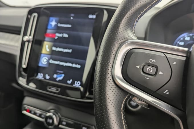 2025 Volvo Xc40