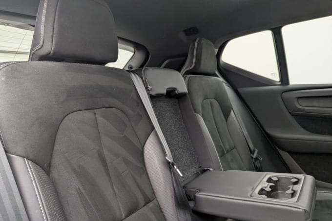 2025 Volvo Xc40