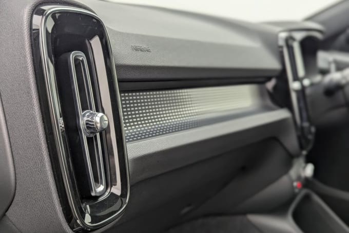 2025 Volvo Xc40