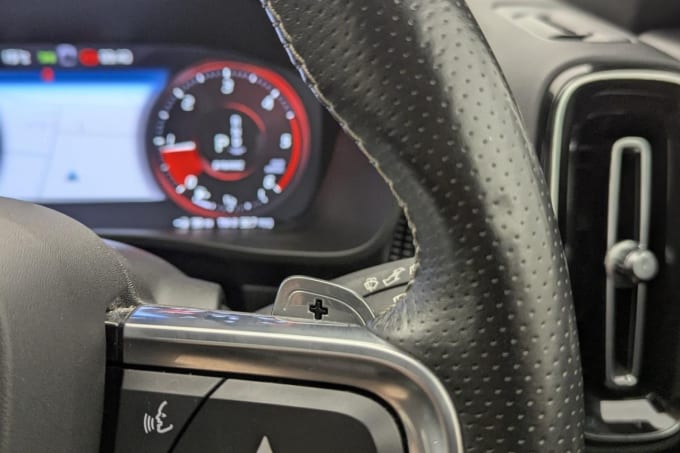 2025 Volvo Xc40