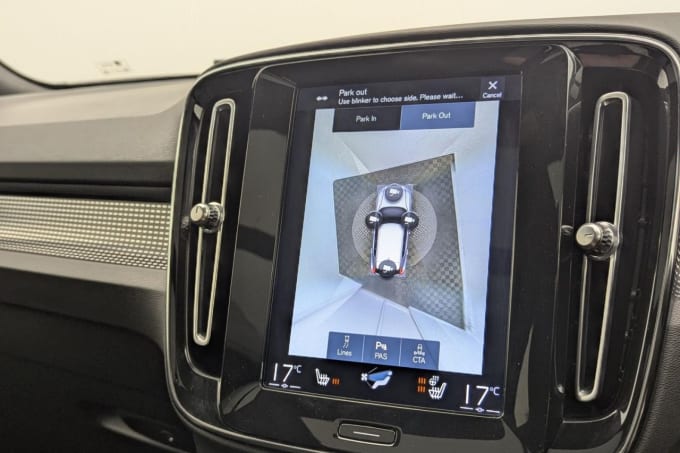 2025 Volvo Xc40