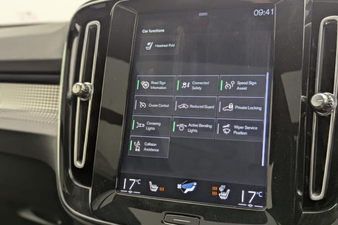 2025 Volvo Xc40
