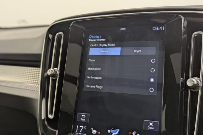 2025 Volvo Xc40