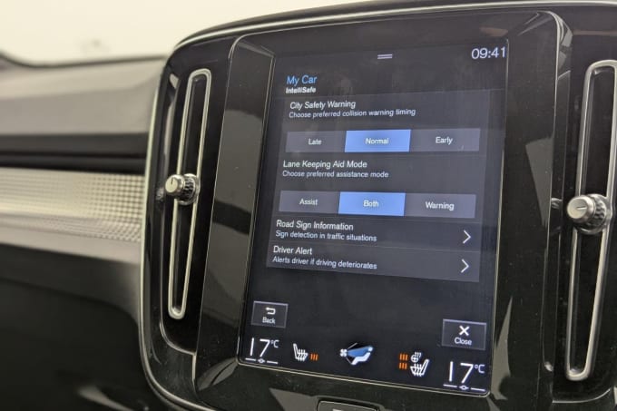 2025 Volvo Xc40