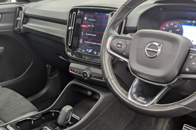 2025 Volvo Xc40