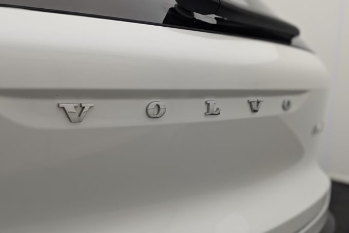 2025 Volvo Xc40