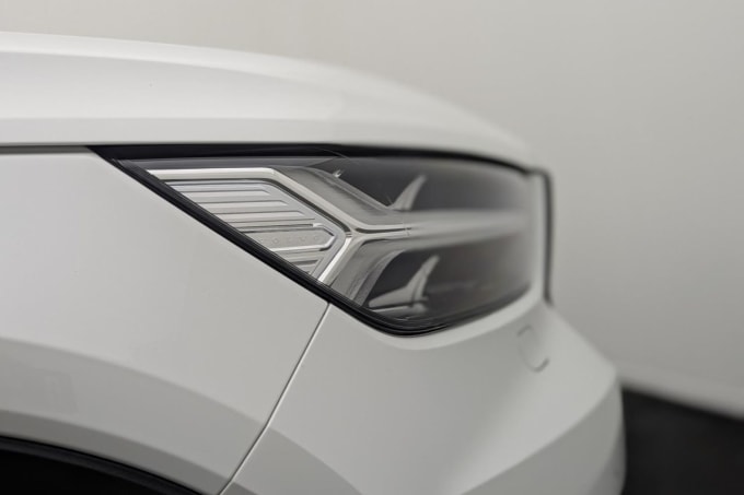 2025 Volvo Xc40