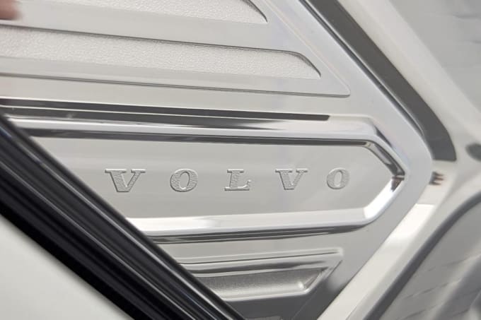 2025 Volvo Xc40
