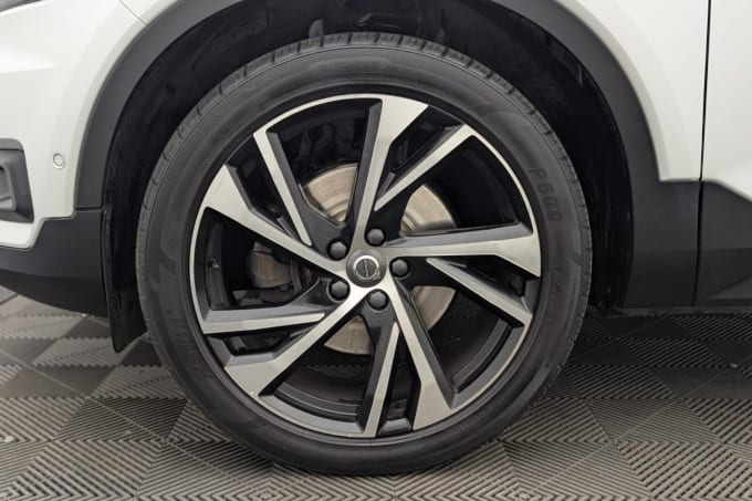 2025 Volvo Xc40