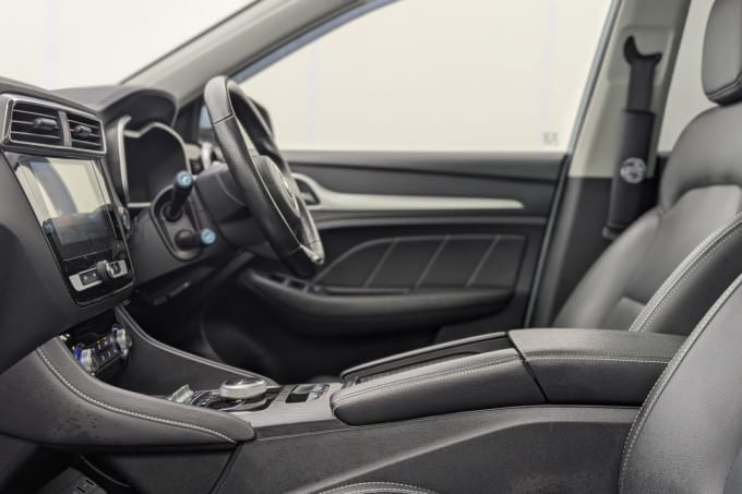 2025 Mg Mg Zs