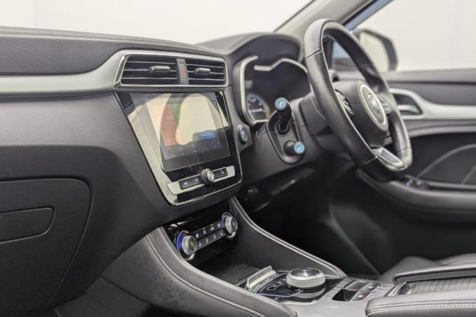 2025 Mg Mg Zs