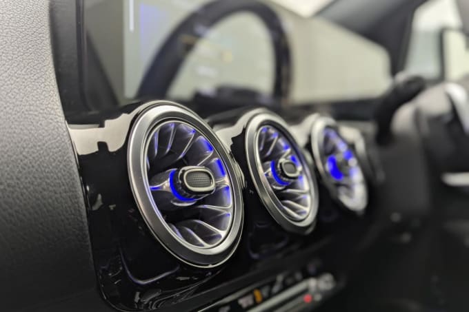 2025 Mercedes-benz Eqa