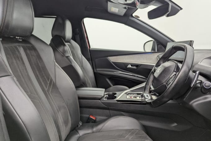 2025 Peugeot 5008