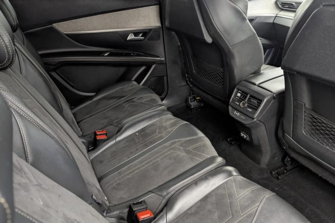 2025 Peugeot 5008