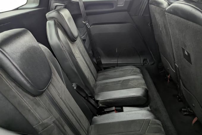 2025 Peugeot 5008