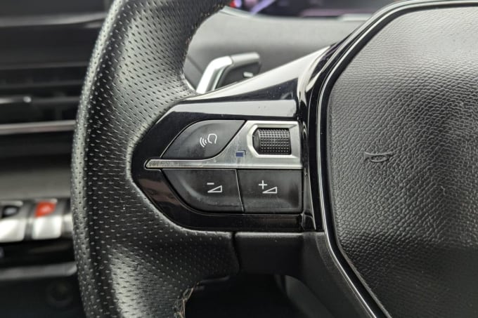 2025 Peugeot 5008