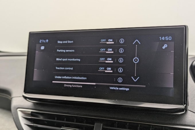2025 Peugeot 5008