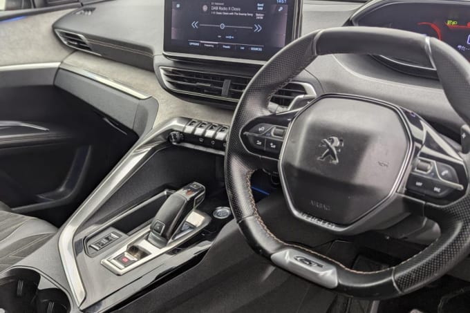 2025 Peugeot 5008