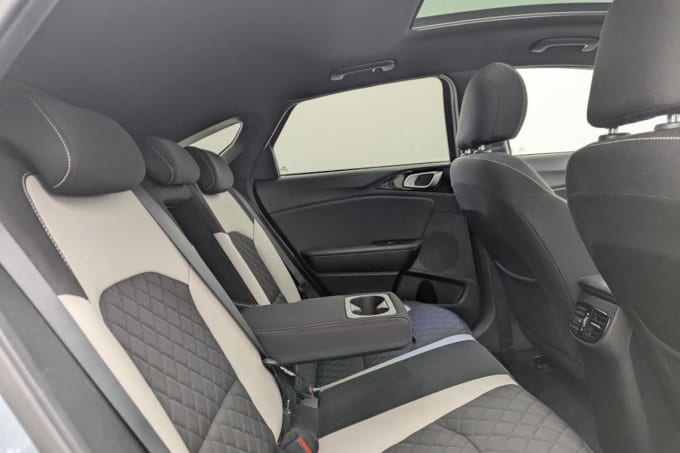 2025 Kia Proceed