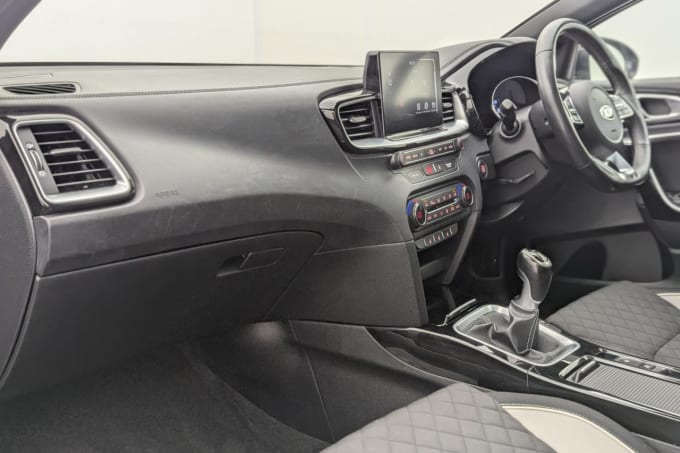 2025 Kia Proceed