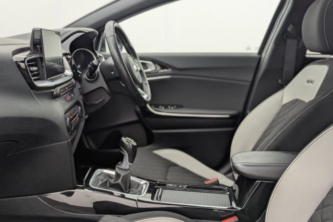 2025 Kia Proceed