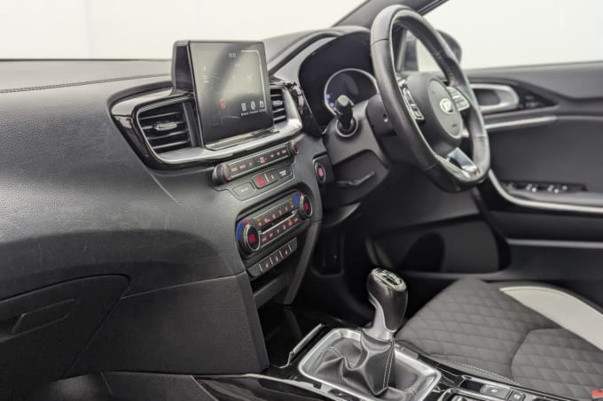 2025 Kia Proceed