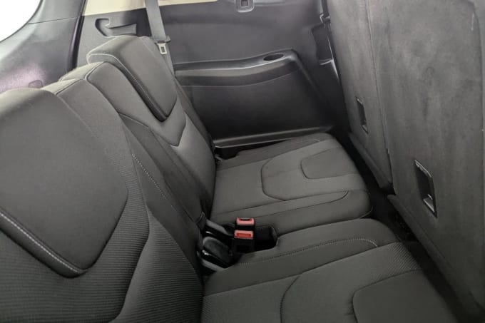2025 Ford S-max
