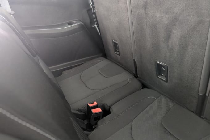 2025 Ford S-max