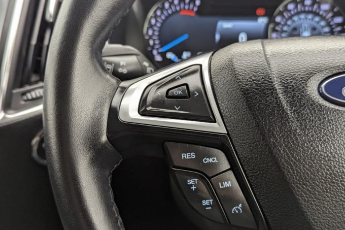 2025 Ford S-max
