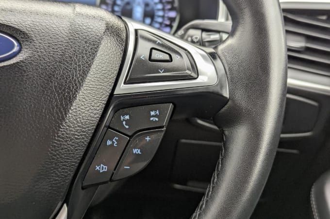 2025 Ford S-max