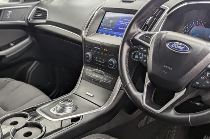 2025 Ford S-max
