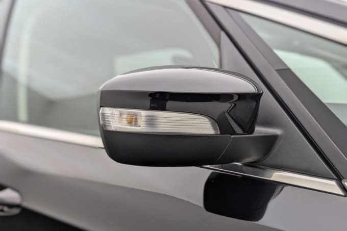 2025 Ford S-max