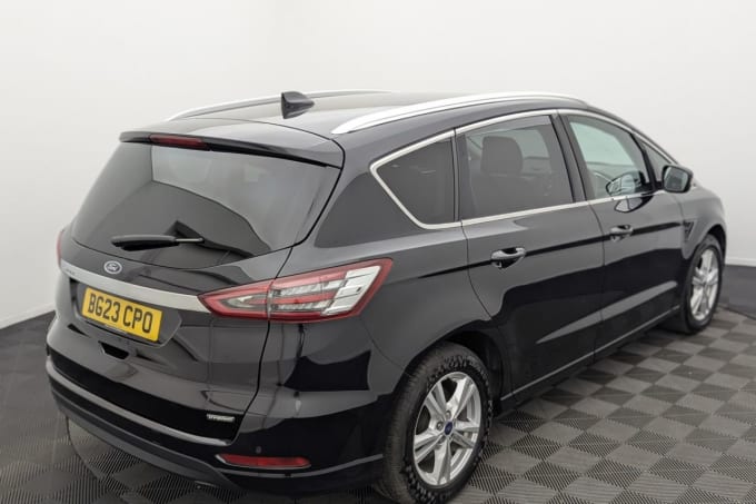 2025 Ford S-max