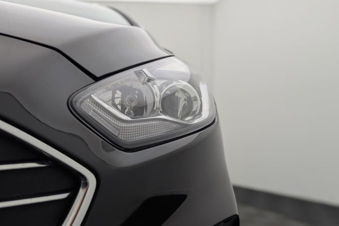2025 Ford S-max