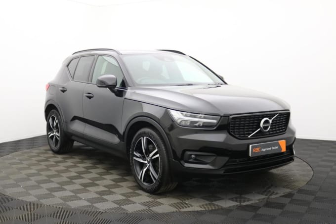 2025 Volvo Xc40