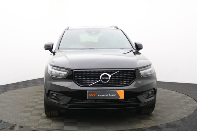 2025 Volvo Xc40