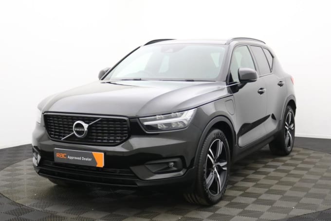 2025 Volvo Xc40