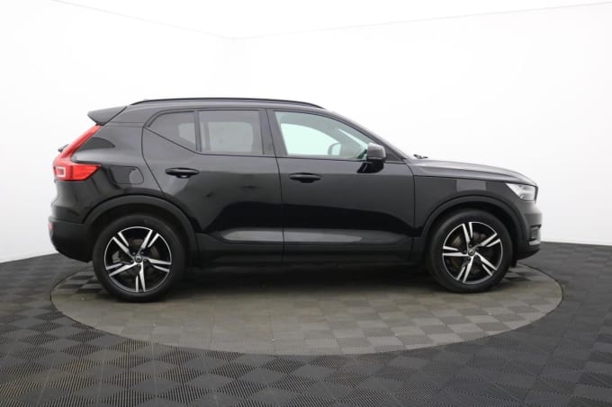 2025 Volvo Xc40
