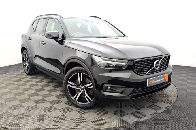 2025 Volvo Xc40
