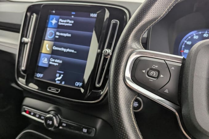2025 Volvo Xc40