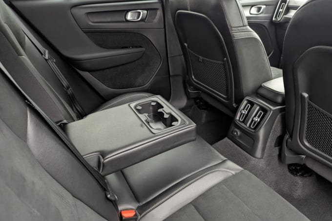 2025 Volvo Xc40