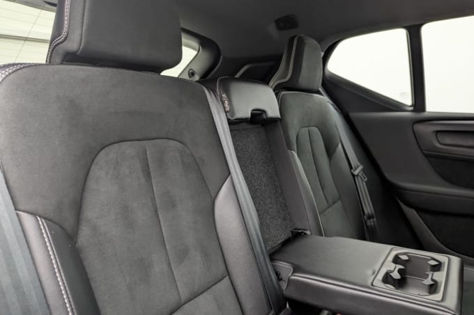 2025 Volvo Xc40
