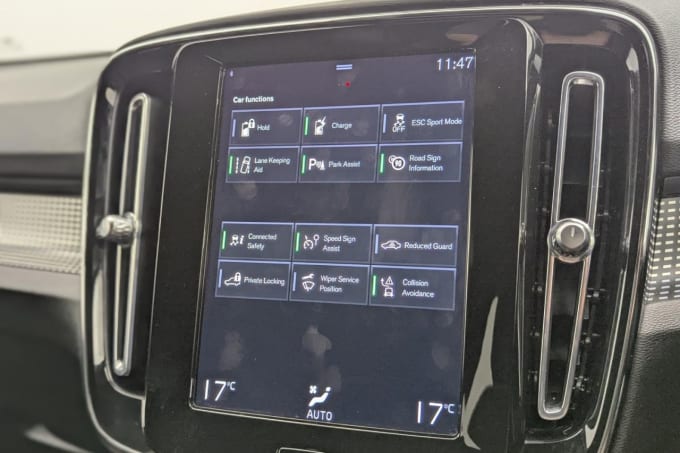 2025 Volvo Xc40