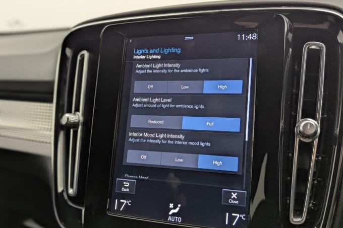 2025 Volvo Xc40