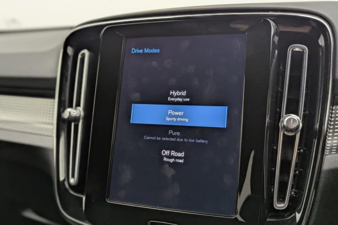 2025 Volvo Xc40