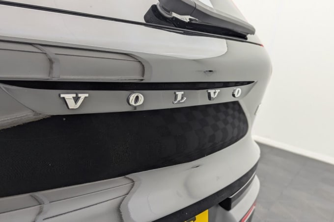 2025 Volvo Xc40