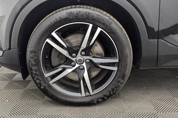 2025 Volvo Xc40