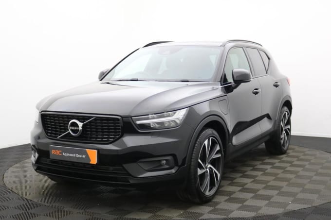 2025 Volvo Xc40