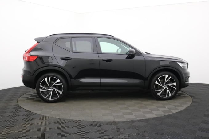 2025 Volvo Xc40