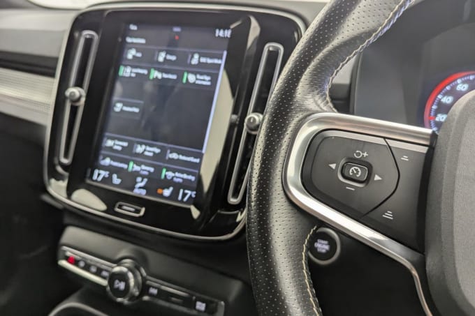 2025 Volvo Xc40